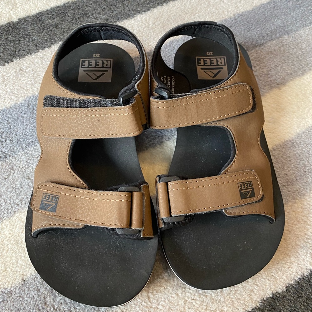 Reef, boy sandals, size 2-3, brown